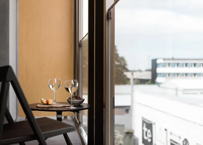 Bob W Telliskivi * Tallin